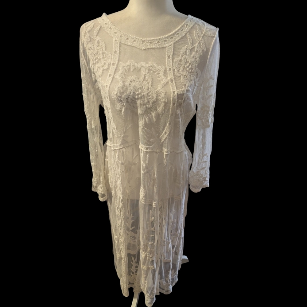 EUC Elegant White Lace Sheer Dress Coverlet Size Small